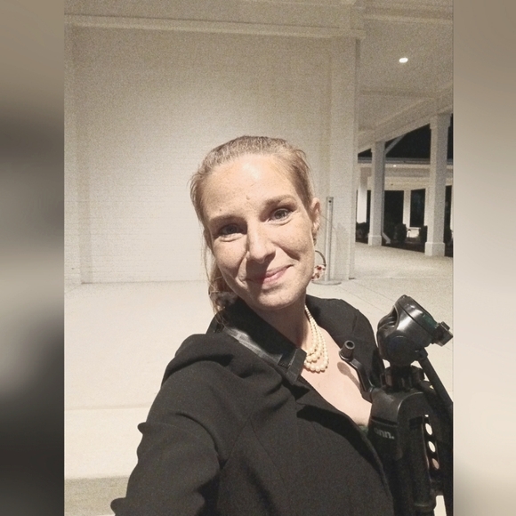 Meet your Posher, Minimom - Picture 1 of 1